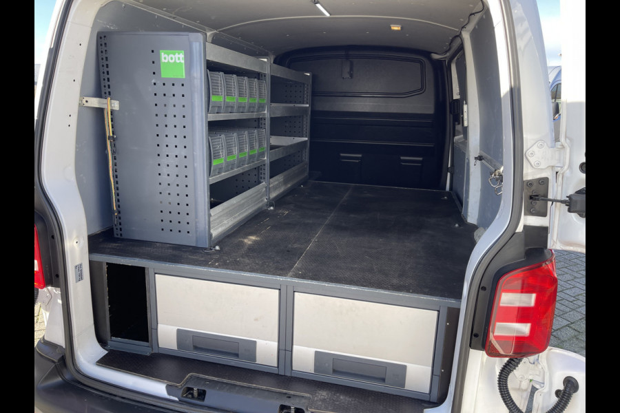 Volkswagen Transporter 2.0 TDI 102pk L1H1 Comfortline / vaste prijs rijklaar € 16.950 ex btw / lease vanaf € / euro 6 / bpm vrij / ingerichte laadruimte / imperial / bijrijdersbank / trekhaak / airco / cruise !