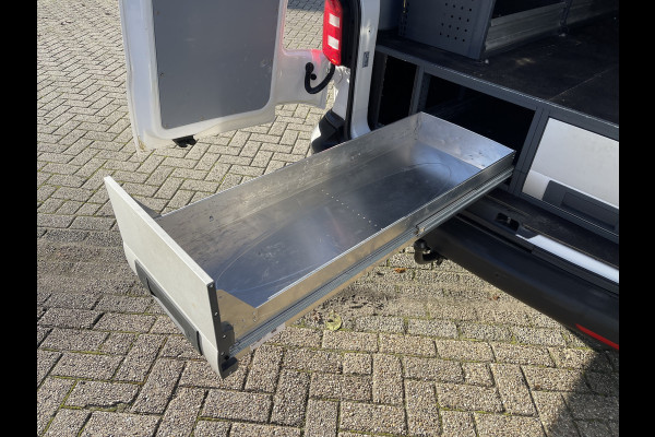 Volkswagen Transporter 2.0 TDI 102pk L1H1 Comfortline / vaste prijs rijklaar € 16.950 ex btw / lease vanaf € / euro 6 / bpm vrij / ingerichte laadruimte / imperial / bijrijdersbank / trekhaak / airco / cruise !