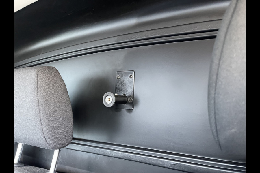 Volkswagen Transporter 2.0 TDI 102pk L1H1 Comfortline / vaste prijs rijklaar € 16.950 ex btw / lease vanaf € / euro 6 / bpm vrij / ingerichte laadruimte / imperial / bijrijdersbank / trekhaak / airco / cruise !