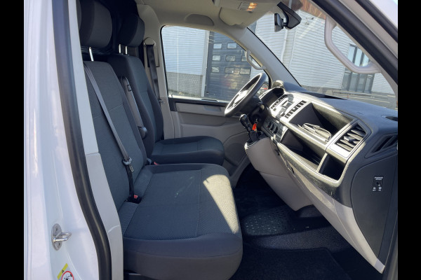 Volkswagen Transporter 2.0 TDI 102pk L1H1 Comfortline / vaste prijs rijklaar € 16.950 ex btw / lease vanaf € / euro 6 / bpm vrij / ingerichte laadruimte / imperial / bijrijdersbank / trekhaak / airco / cruise !
