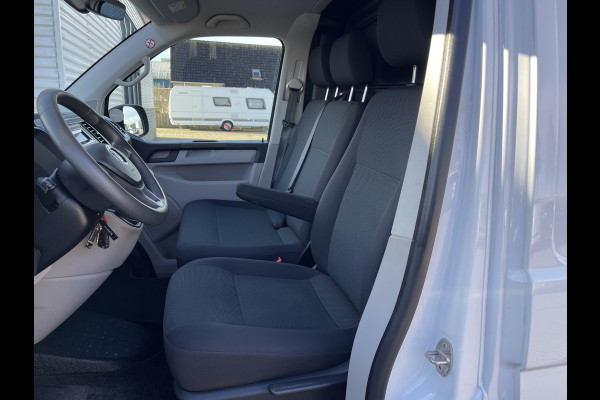 Volkswagen Transporter 2.0 TDI 102pk L1H1 Comfortline / vaste prijs rijklaar € 16.950 ex btw / lease vanaf € / euro 6 / bpm vrij / ingerichte laadruimte / imperial / bijrijdersbank / trekhaak / airco / cruise !