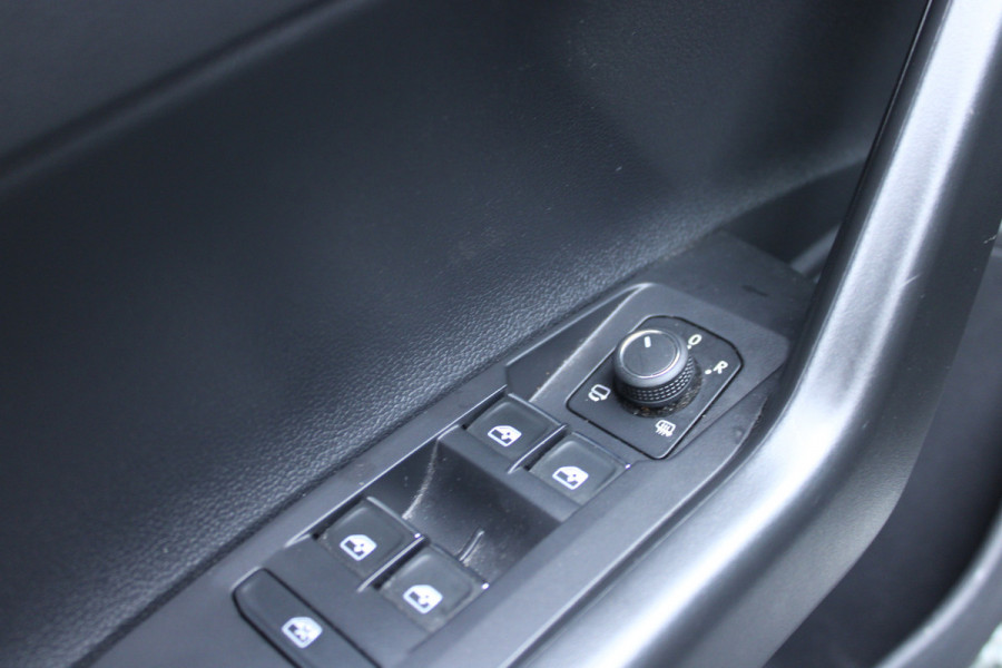 Volkswagen Polo 2.0 TSI GTI TSI 210PK DSG GTI-SPORT LED/CARPLAY/PDC