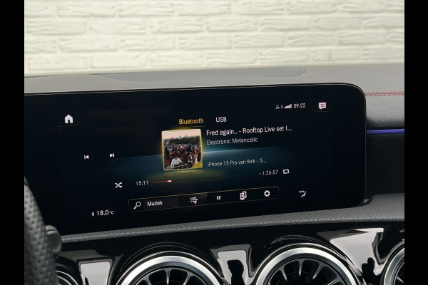 Mercedes-Benz CLA-Klasse Shooting Brake 180 AMG | Night | Sfeerverlichting | Pano | Camera