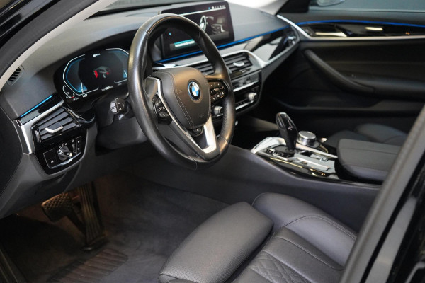 BMW 5 Serie Touring 530e Business Edition Plus | Trekhaak | Stuurverwachting | Adaptive cruise | Navigatie