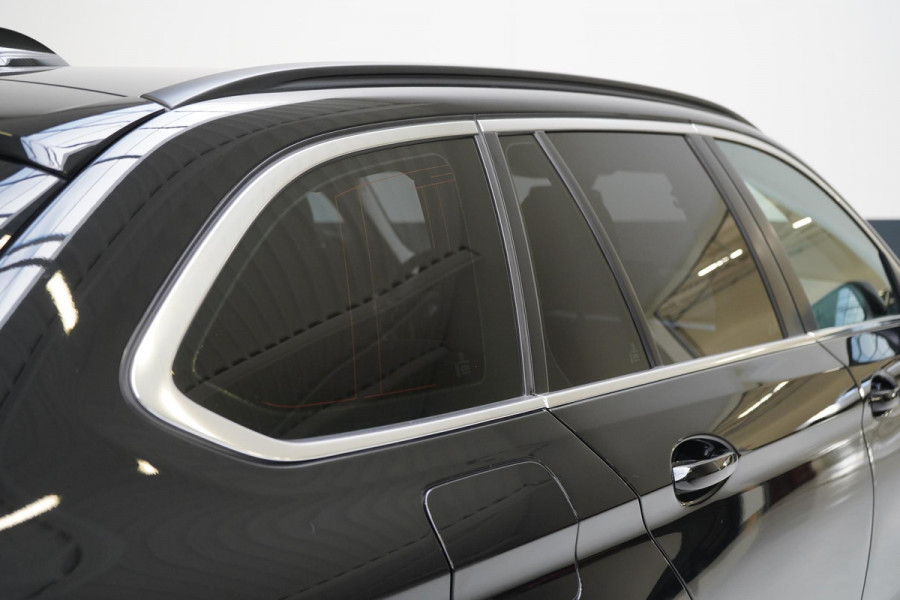 BMW 5 Serie Touring 530e Business Edition Plus | Trekhaak | Stuurverwachting | Adaptive cruise | Navigatie