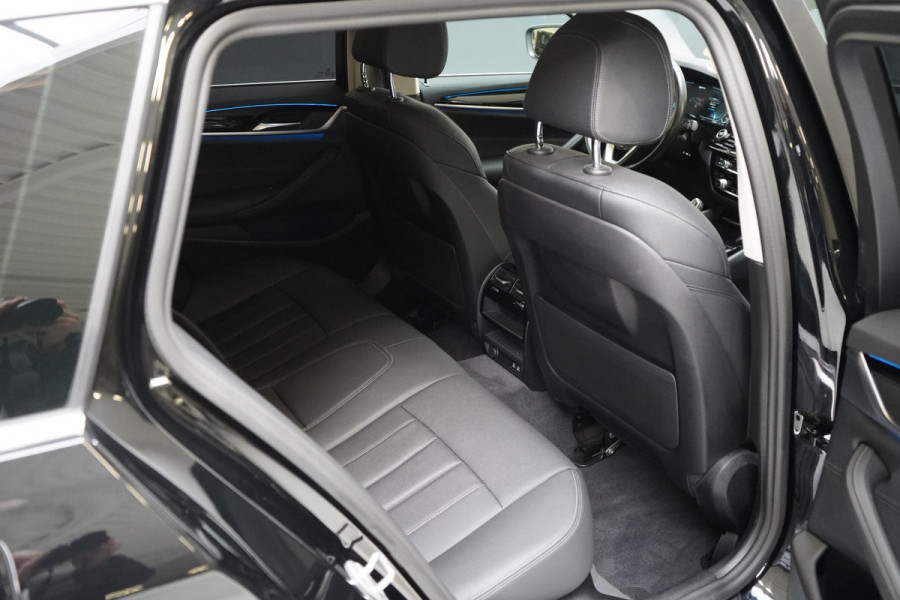 BMW 5 Serie Touring 530e Business Edition Plus | Trekhaak | Stuurverwachting | Adaptive cruise | Navigatie
