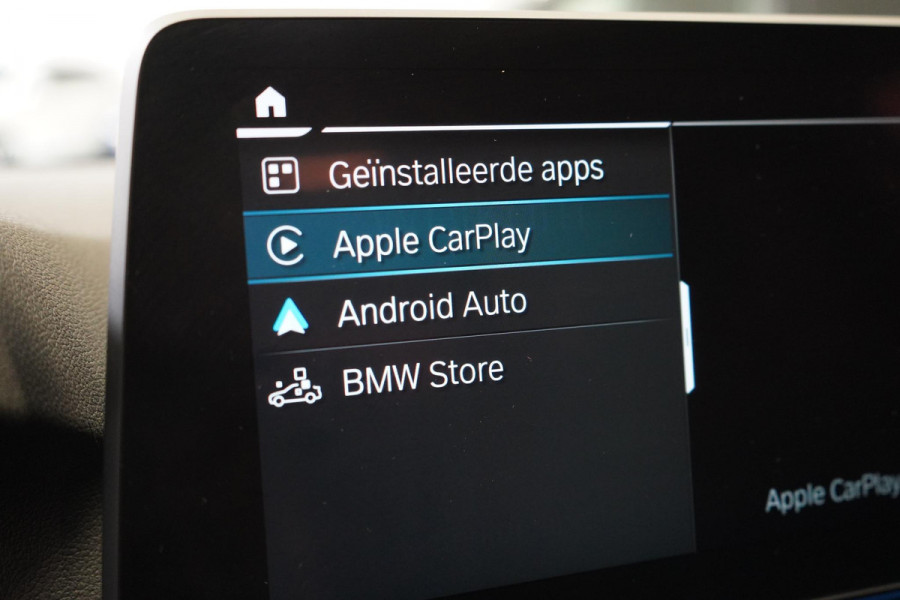 BMW 5 Serie Touring 530e Business Edition Plus | Trekhaak | Stuurverwachting | Adaptive cruise | Navigatie