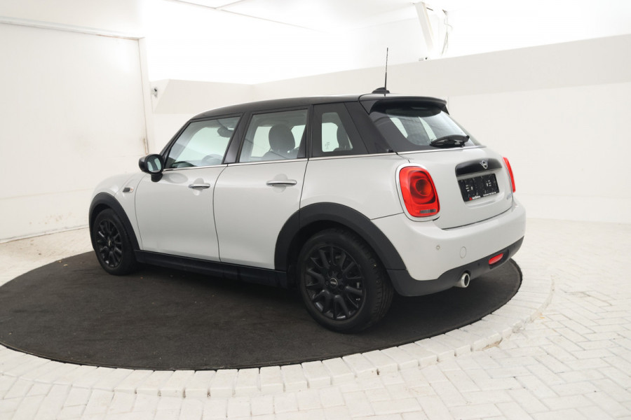 MINI Mini 1.5 Cooper Business Edition Automaat, Navigatie, Leer, Panorama,