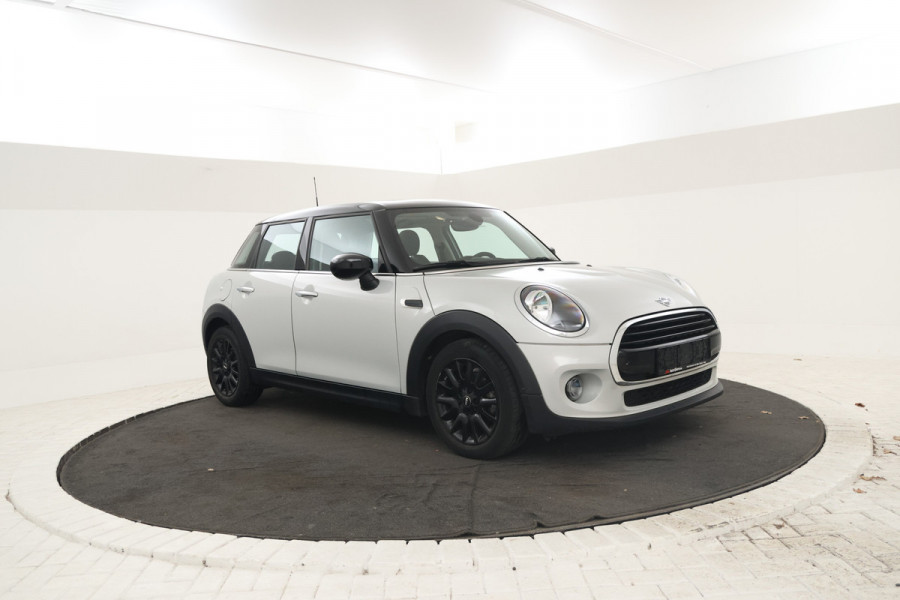 MINI Mini 1.5 Cooper Business Edition Automaat, Navigatie, Leer, Panorama,