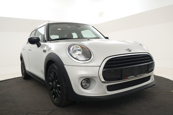 MINI Mini 1.5 Cooper Business Edition Automaat, Navigatie, Leer, Panorama,