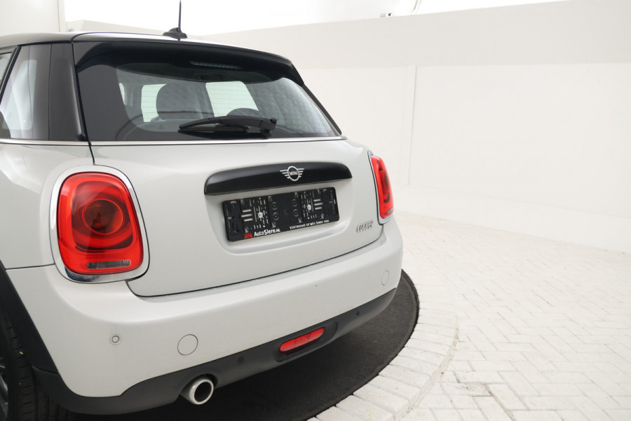 MINI Mini 1.5 Cooper Business Edition Automaat, Navigatie, Leer, Panorama,
