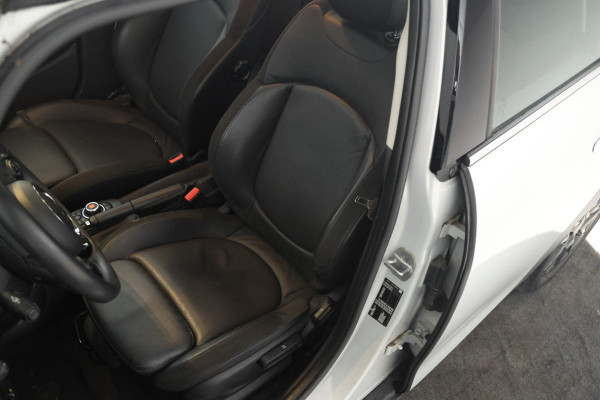 MINI Mini 1.5 Cooper Business Edition Automaat, Navigatie, Leer, Panorama,