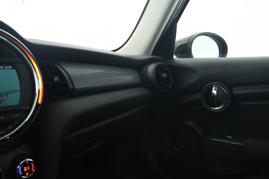 MINI Mini 1.5 Cooper Business Edition Automaat, Navigatie, Leer, Panorama,