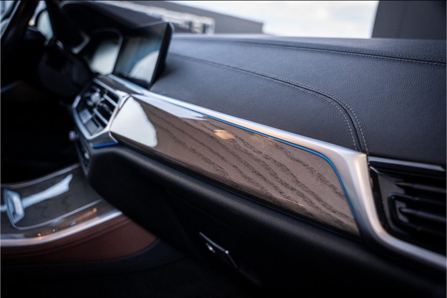 BMW X5 xDrive45e High Executive - Origineel NL | Elek. Trekhaak | Memory | Luchtvering | Stoelverwarming