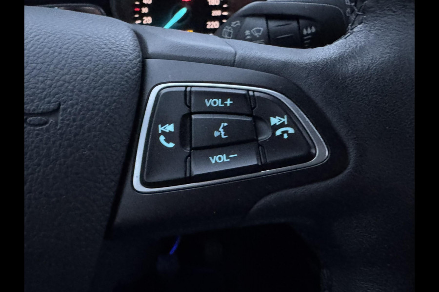 Ford Kuga 1.5 EcoBoost Titanium 150pk Trekhaak | Xenon Koplampen | Dodehoeksensoren | Achteruitrijcamera | Stoelverwarming