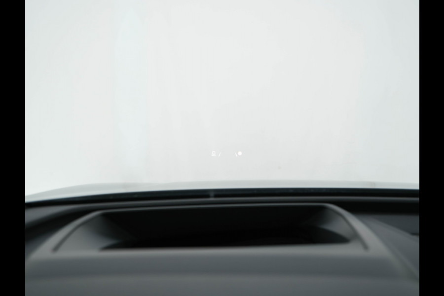 Audi Q4 e-tron 40 Launch edition S Competition 77 kWh [ 3-Fase ] {SOH-90%} (INCL.BTW) *HEAT-PUMP | PANO | HEAD-UP | LEATHER-FABRIC | MATRIX-LED | SONOS-SOUND | ADAPTIVE-CRUISE | HEATED-SPORTSEATS | AMBIENT-LIGHT | DIGI-COCKPIT | CAMERA | KEYLESS | DAB+ | NAVI-FULLMA