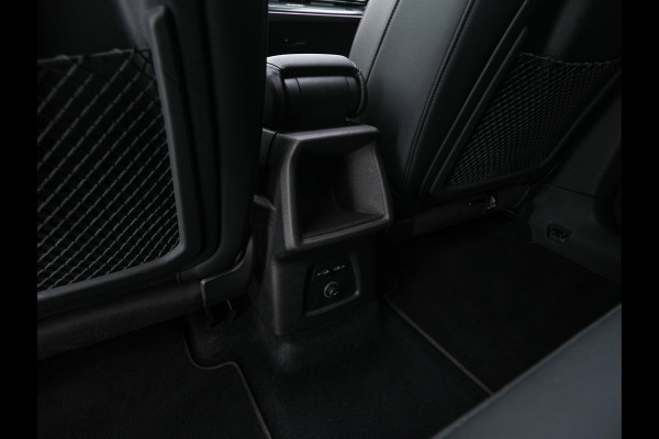 Audi Q4 e-tron 40 Launch edition S Competition 77 kWh [ 3-Fase ] {SOH-90%} (INCL.BTW) *HEAT-PUMP | PANO | HEAD-UP | LEATHER-FABRIC | MATRIX-LED | SONOS-SOUND | ADAPTIVE-CRUISE | HEATED-SPORTSEATS | AMBIENT-LIGHT | DIGI-COCKPIT | CAMERA | KEYLESS | DAB+ | NAVI-FULLMA