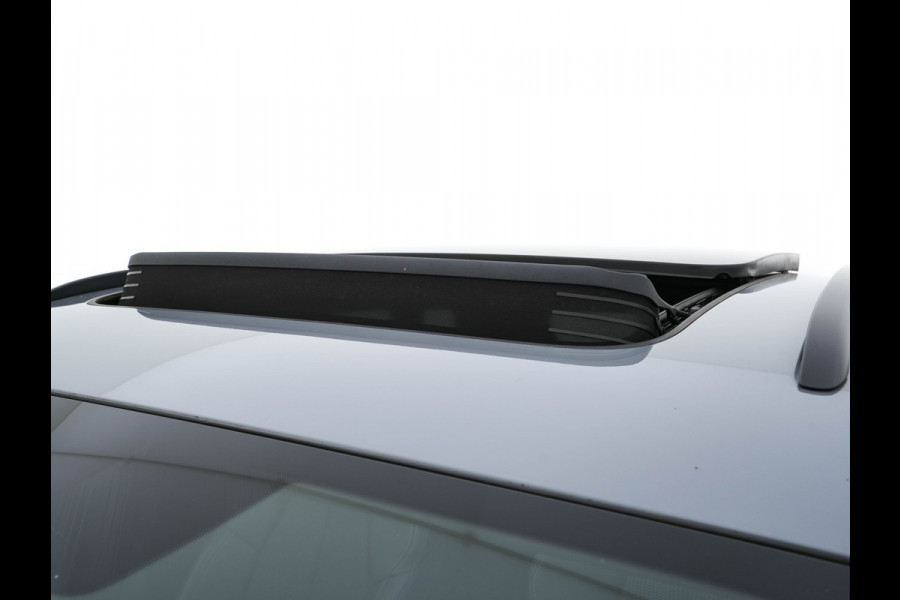 Audi Q4 e-tron 40 Launch edition S Competition 77 kWh [ 3-Fase ] {SOH-90%} (INCL.BTW) *HEAT-PUMP | PANO | HEAD-UP | LEATHER-FABRIC | MATRIX-LED | SONOS-SOUND | ADAPTIVE-CRUISE | HEATED-SPORTSEATS | AMBIENT-LIGHT | DIGI-COCKPIT | CAMERA | KEYLESS | DAB+ | NAVI-FULLMA