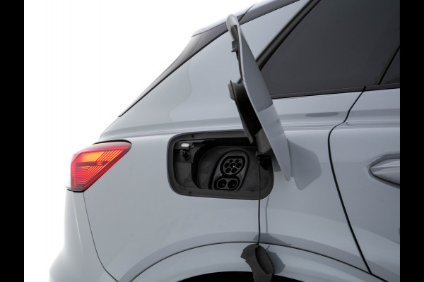 Audi Q4 e-tron 40 Launch edition S Competition 77 kWh [ 3-Fase ] {SOH-90%} (INCL.BTW) *HEAT-PUMP | PANO | HEAD-UP | LEATHER-FABRIC | MATRIX-LED | SONOS-SOUND | ADAPTIVE-CRUISE | HEATED-SPORTSEATS | AMBIENT-LIGHT | DIGI-COCKPIT | CAMERA | KEYLESS | DAB+ | NAVI-FULLMA