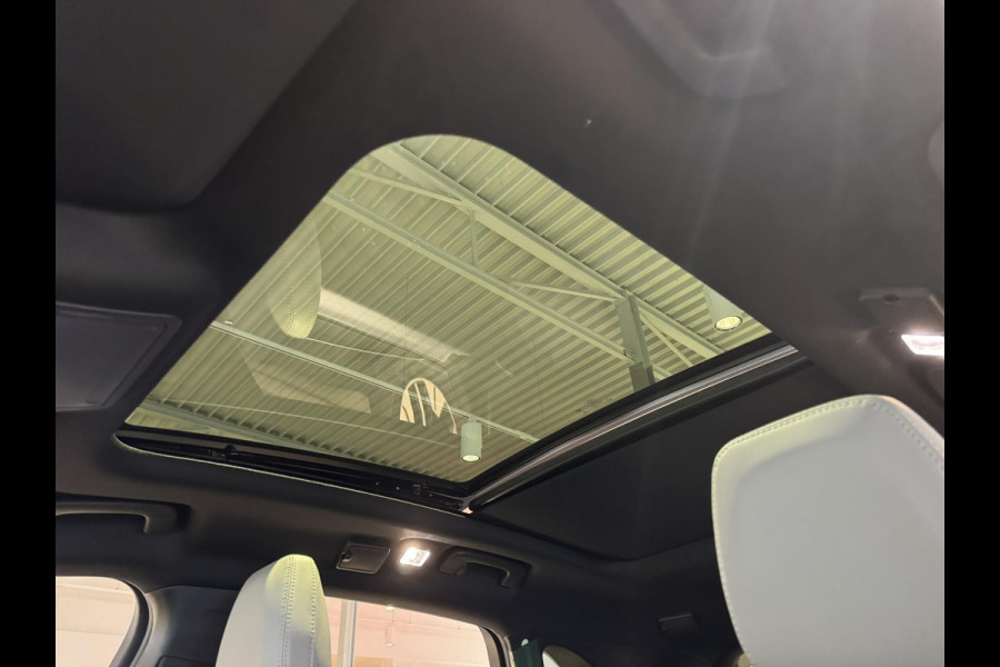 Ford Kuga 2.5 PHEV Sound Edition 243pk | Ford Voorraad | Panorama Dak | 20 inch Lichtmetaal | Winterpack | Matrix LED | Driver Assistance Pack