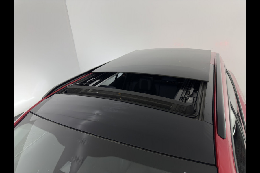 Peugeot e-2008 EV Allure 50 kWh [ 3-Fase ] {SOH-84%} (INCL.BTW) *PANO | LEATHER-FABRIC | FULL-LED | SPORT-SEATS | DIGI-COCKPIT | CAMERA | KEYLESS | PRIVACY-GLASS | NAVI-FULLMAP | ECC | PDC | CRUISE | 17''ALU*