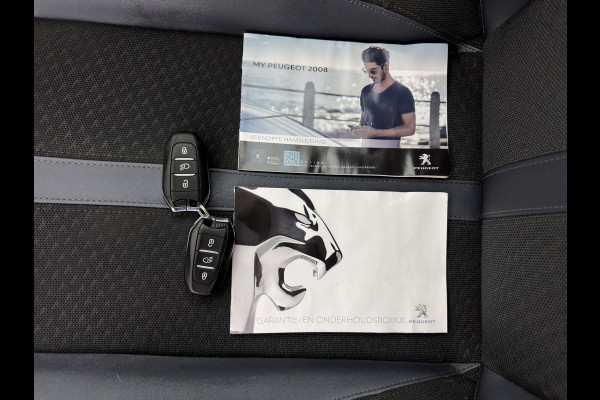 Peugeot e-2008 EV Allure 50 kWh [ 3-Fase ] {SOH-84%} (INCL.BTW) *PANO | LEATHER-FABRIC | FULL-LED | SPORT-SEATS | DIGI-COCKPIT | CAMERA | KEYLESS | PRIVACY-GLASS | NAVI-FULLMAP | ECC | PDC | CRUISE | 17''ALU*