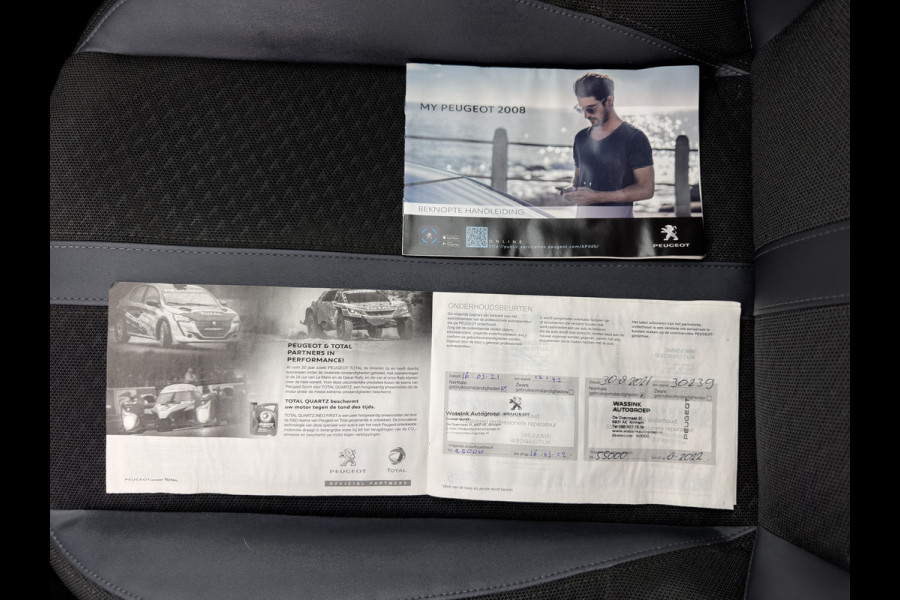 Peugeot e-2008 EV Allure 50 kWh [ 3-Fase ] {SOH-84%} (INCL.BTW) *PANO | LEATHER-FABRIC | FULL-LED | SPORT-SEATS | DIGI-COCKPIT | CAMERA | KEYLESS | PRIVACY-GLASS | NAVI-FULLMAP | ECC | PDC | CRUISE | 17''ALU*