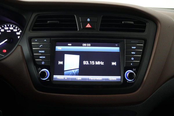 Hyundai i20 1.0 T-GDI Comfort (TREKHAAK, ACHTERUITRIJCAMERA, LANE-ASSIST, PARKEERSENSOREN, CRUISE CONTROL)