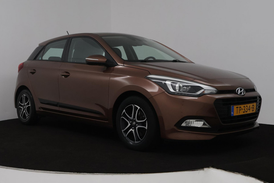 Hyundai i20 1.0 T-GDI Comfort (TREKHAAK, ACHTERUITRIJCAMERA, LANE-ASSIST, PARKEERSENSOREN, CRUISE CONTROL)