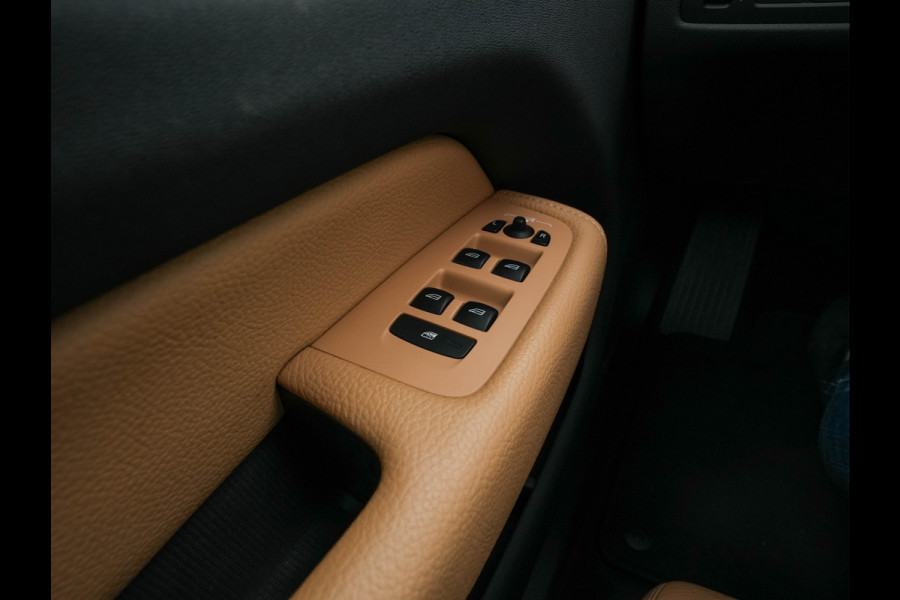 Volvo XC60 2.0 Recharge T8 AWD Inscription (INCL.BTW) *PANO | HEAD-UP |  LUXURY-LEATHER | FULL-LED | MEMORY-PACK | HARMAN/KARDON | HEATED-COMFORTSEATS | LANE-ASSIST | BLIND-SPOT | DAB+ | NAVI-FULLMAP | DIGI-COCKPIT | 19''ALU | TOWBAR*