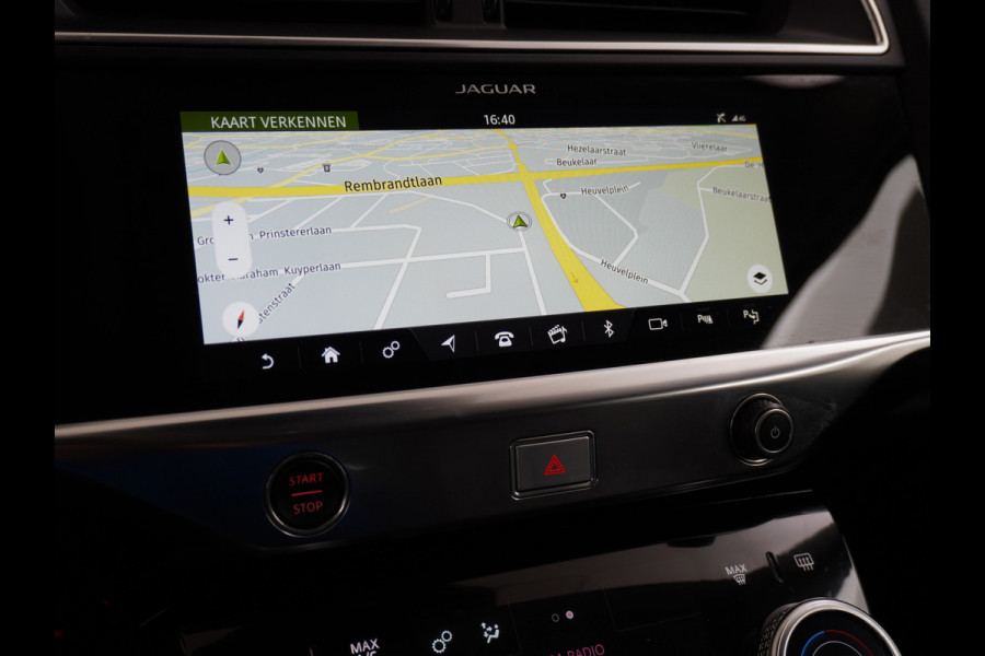 Jaguar I-PACE EV400 400pk SE 90kWh AWD Leer+Elektr. Meridian®-Audio Apple Carplay Android Auto Navi Led-v+a Ecc Camera Cruise Control Keyless Pdc Lmv Led Bordherkenning Elektrische-Achterklep koplampreiniging Lane-Assist App-Connect ECT Voorverwarming/koeling WiFi DigiDash DAB 4WD 1e Eigenaar Origineel Nederlandse Auto € 90.000 nieuw!