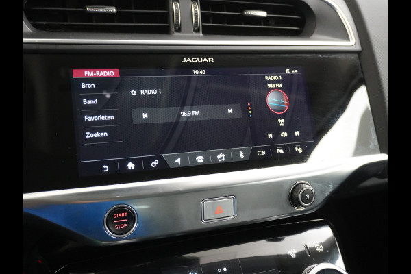 Jaguar I-PACE EV400 400pk SE 90kWh AWD Leer+Elektr. Meridian®-Audio Apple Carplay Android Auto Navi Led-v+a Ecc Camera Cruise Control Keyless Pdc Lmv Led Bordherkenning Elektrische-Achterklep koplampreiniging Lane-Assist App-Connect ECT Voorverwarming/koeling WiFi DigiDash DAB 4WD 1e Eigenaar Origineel Nederlandse Auto € 90.000 nieuw!