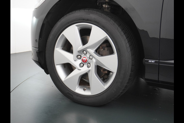 Jaguar I-PACE EV400 400pk SE 90kWh AWD Leer+Elektr. Meridian®-Audio Apple Carplay Android Auto Navi Led-v+a Ecc Camera Cruise Control Keyless Pdc Lmv Led Bordherkenning Elektrische-Achterklep koplampreiniging Lane-Assist App-Connect ECT Voorverwarming/koeling WiFi DigiDash DAB 4WD 1e Eigenaar Origineel Nederlandse Auto € 90.000 nieuw!