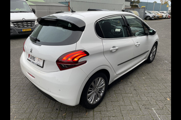 Peugeot 208 82pk Allure (Camera - Automatische Airco - Apple Carplay - Navigatie - Parkeersensoren - Lichtmetalen velgen incl 4S)