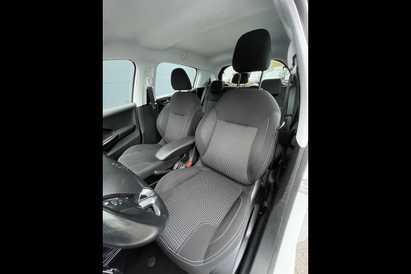 Peugeot 208 82pk Allure (Camera - Automatische Airco - Apple Carplay - Navigatie - Parkeersensoren - Lichtmetalen velgen incl 4S)