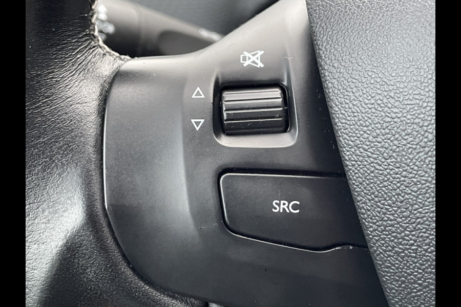 Peugeot 208 82pk Allure (Camera - Automatische Airco - Apple Carplay - Navigatie - Parkeersensoren - Lichtmetalen velgen incl 4S)