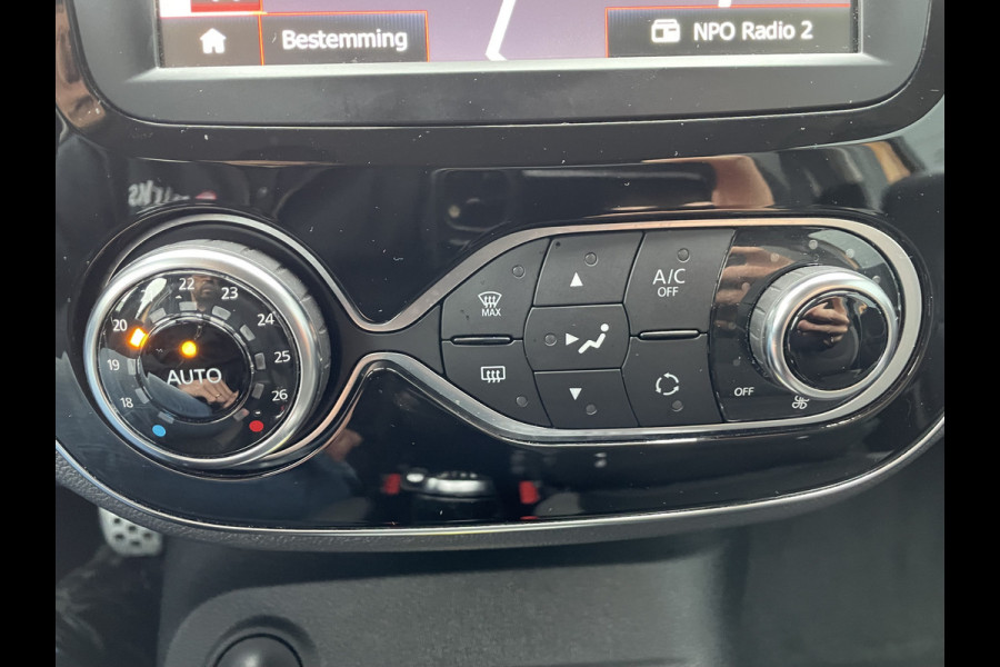 Renault Captur 130pk Intens (Trekhaak - Camera - Parkeersensoren V+A - LED - Keyless Entry - Stoelverwarming - Automatische Airco - Navigatie)