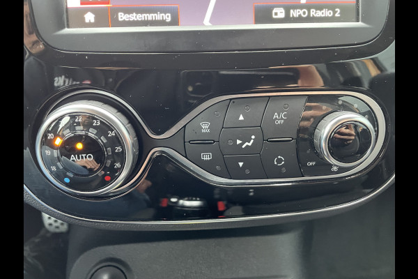 Renault Captur 130pk Intens (Trekhaak - Camera - Parkeersensoren V+A - LED - Keyless Entry - Stoelverwarming - Automatische Airco - Navigatie)