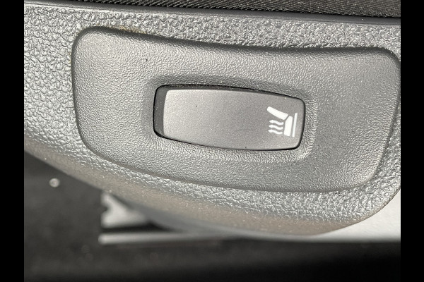 Renault Captur 130pk Intens (Trekhaak - Camera - Parkeersensoren V+A - LED - Keyless Entry - Stoelverwarming - Automatische Airco - Navigatie)