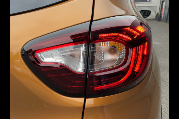 Renault Captur 130pk Intens (Trekhaak - Camera - Parkeersensoren V+A - LED - Keyless Entry - Stoelverwarming - Automatische Airco - Navigatie)