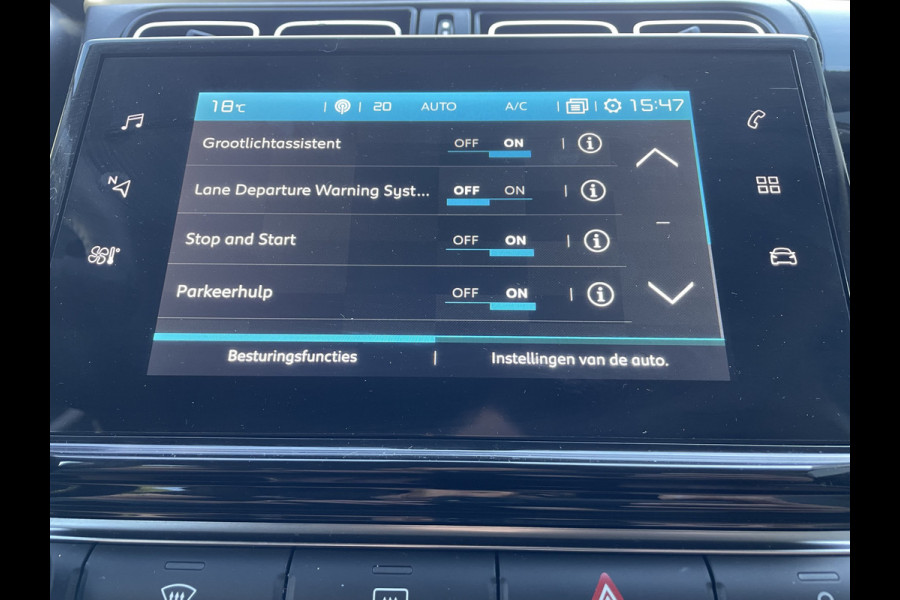 Citroën C3 110pk Max (Keyless Entry - Camera - LED - Automatische Airco - Apple Carplay - Navigatie)