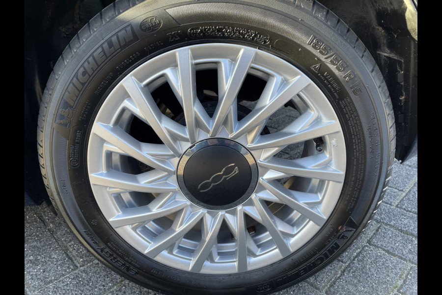 Fiat 500C 86pk Lounge (Navigatie - Leder - Stoelverwarming - Apple Carplay - Airco - Cruise Controle - 15"velgen)