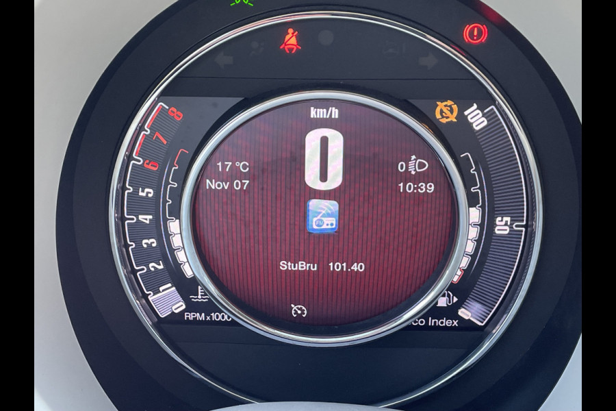 Fiat 500C 86pk Lounge (Navigatie - Leder - Stoelverwarming - Apple Carplay - Airco - Cruise Controle - 15"velgen)