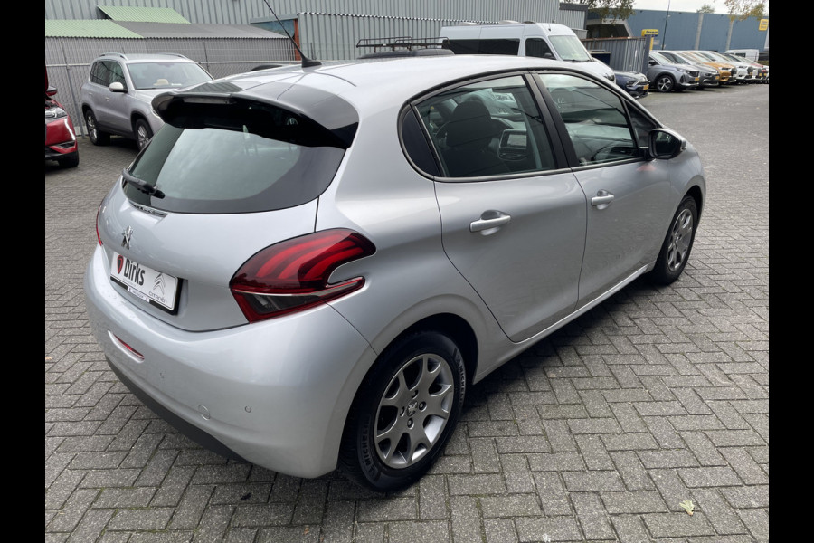 Peugeot 208 82pk Blue Lion (Airco - Navigatie - Apple Carplay - Parkeersensoren - Lichtmetalen velgen)