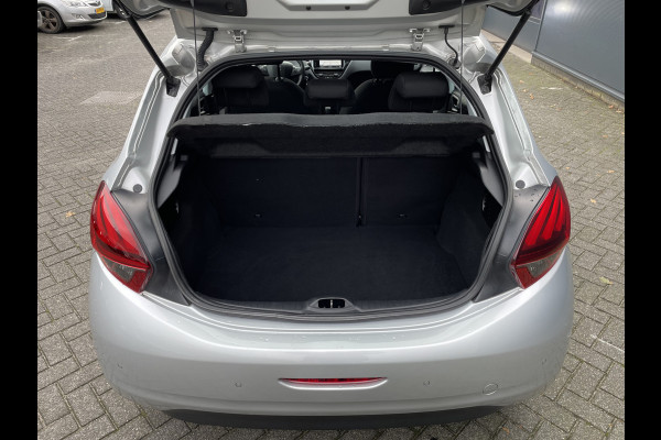 Peugeot 208 82pk Blue Lion (Airco - Navigatie - Apple Carplay - Parkeersensoren - Lichtmetalen velgen)