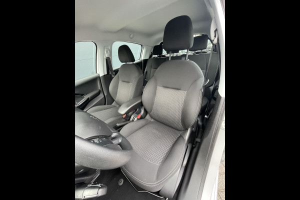 Peugeot 208 82pk Blue Lion (Airco - Navigatie - Apple Carplay - Parkeersensoren - Lichtmetalen velgen)