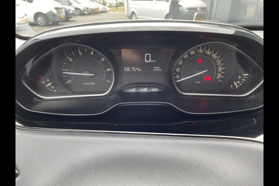 Peugeot 208 82pk Blue Lion (Airco - Navigatie - Apple Carplay - Parkeersensoren - Lichtmetalen velgen)