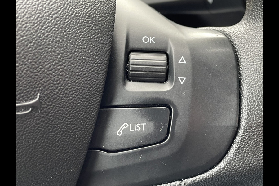 Peugeot 208 82pk Blue Lion (Airco - Navigatie - Apple Carplay - Parkeersensoren - Lichtmetalen velgen)
