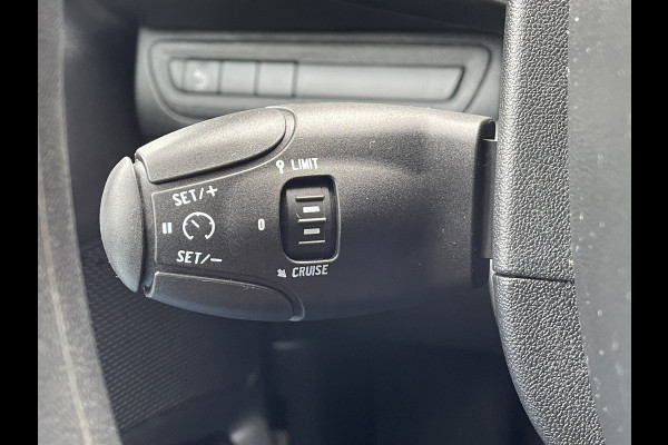 Peugeot 208 82pk Blue Lion (Airco - Navigatie - Apple Carplay - Parkeersensoren - Lichtmetalen velgen)
