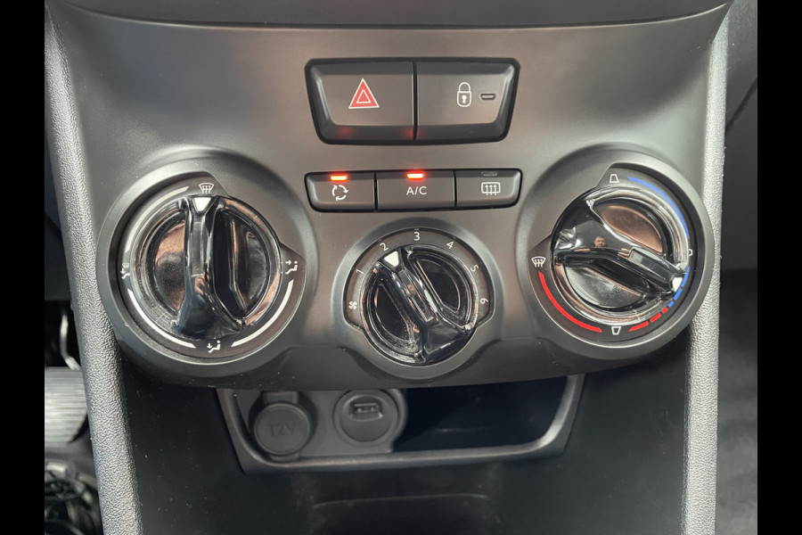 Peugeot 208 82pk Blue Lion (Airco - Navigatie - Apple Carplay - Parkeersensoren - Lichtmetalen velgen)